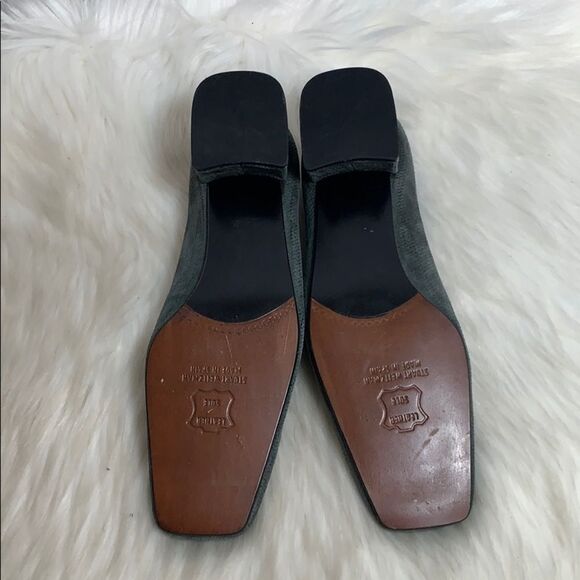 Stuart Weitzman Sueded Low Heels US Size 7 - Picture 6 of 6